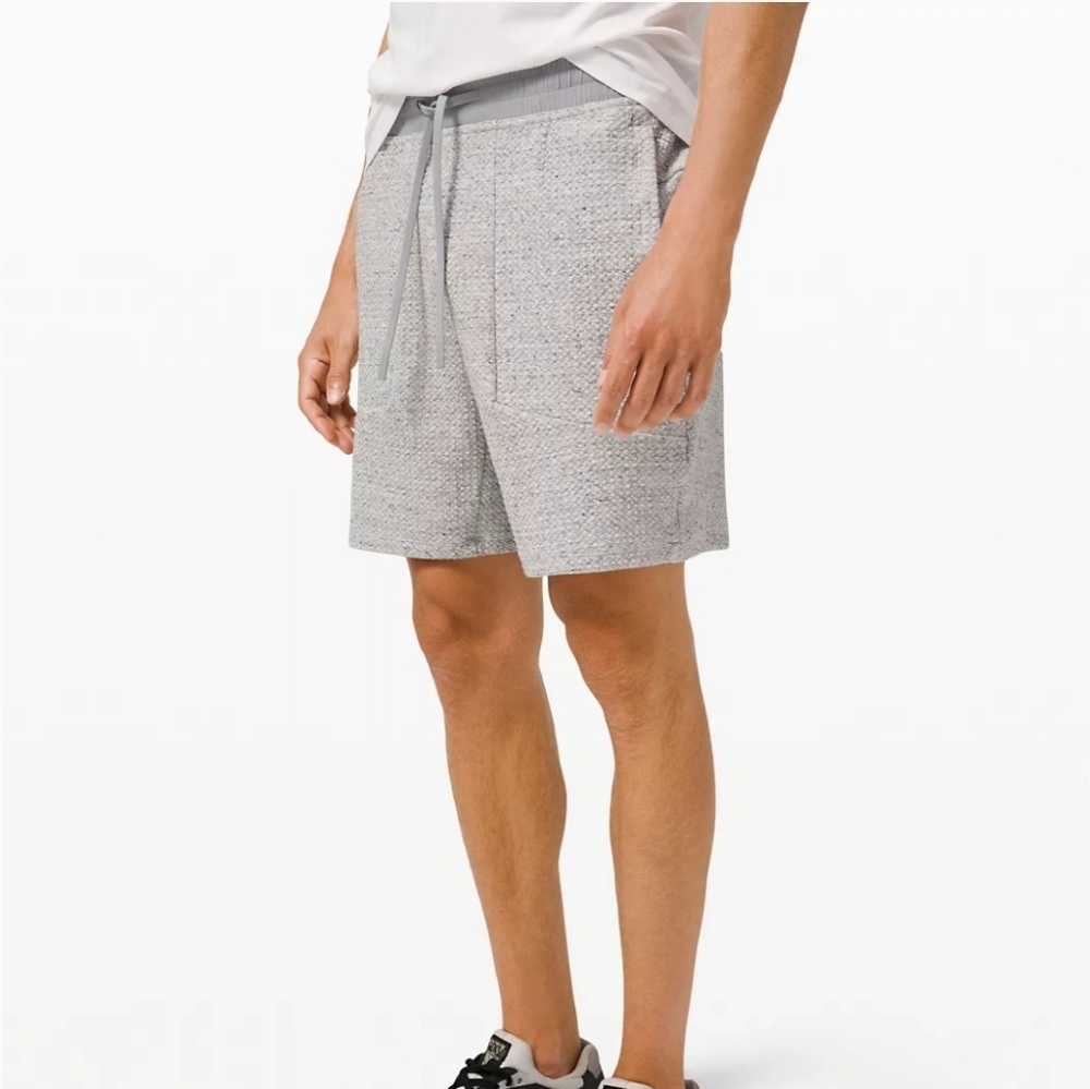 Lululemon At Ease Short 7" NWT